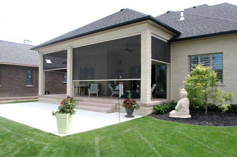 outdoor privacy screen on a patio