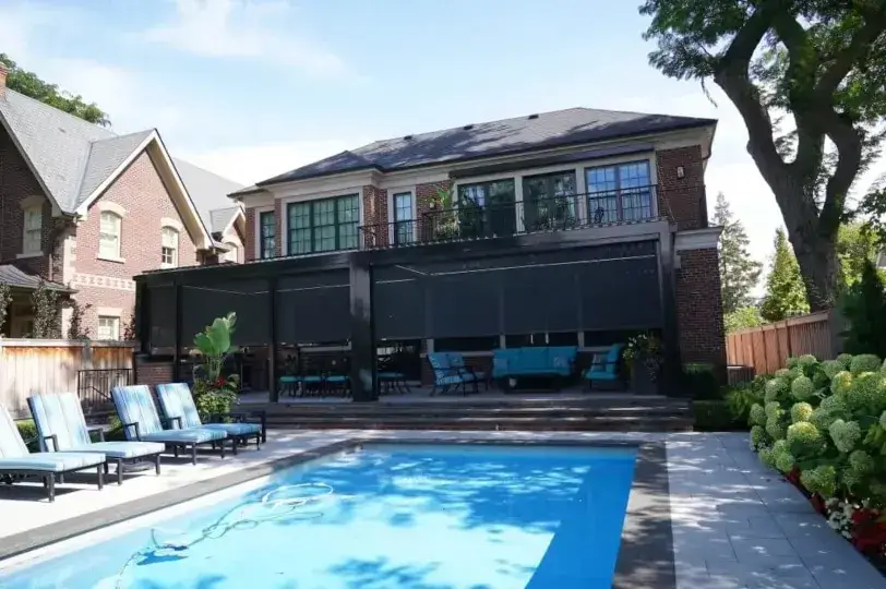 Retractable Screen Milton