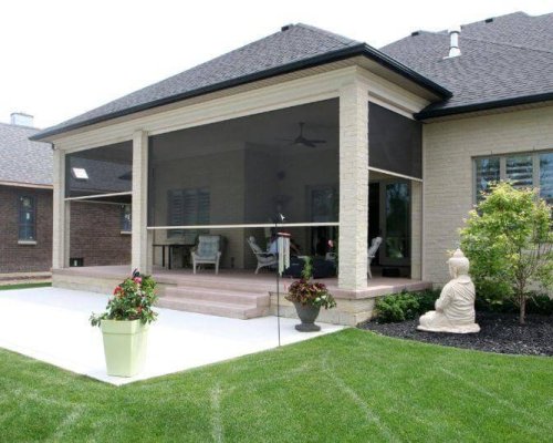 outdoor privacy screen on a patio